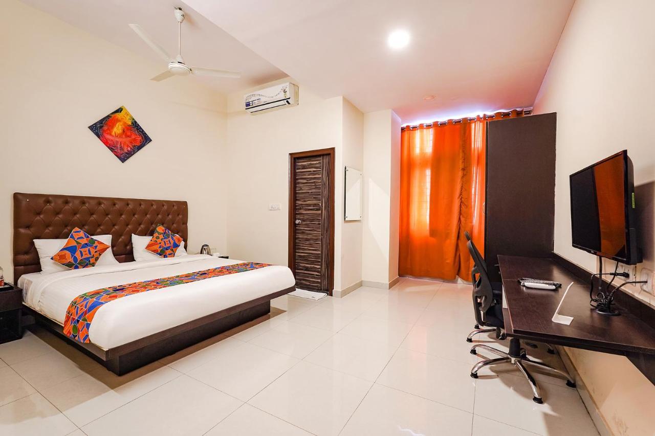 Fabhotel Leela Park Bangalore Eksteriør billede